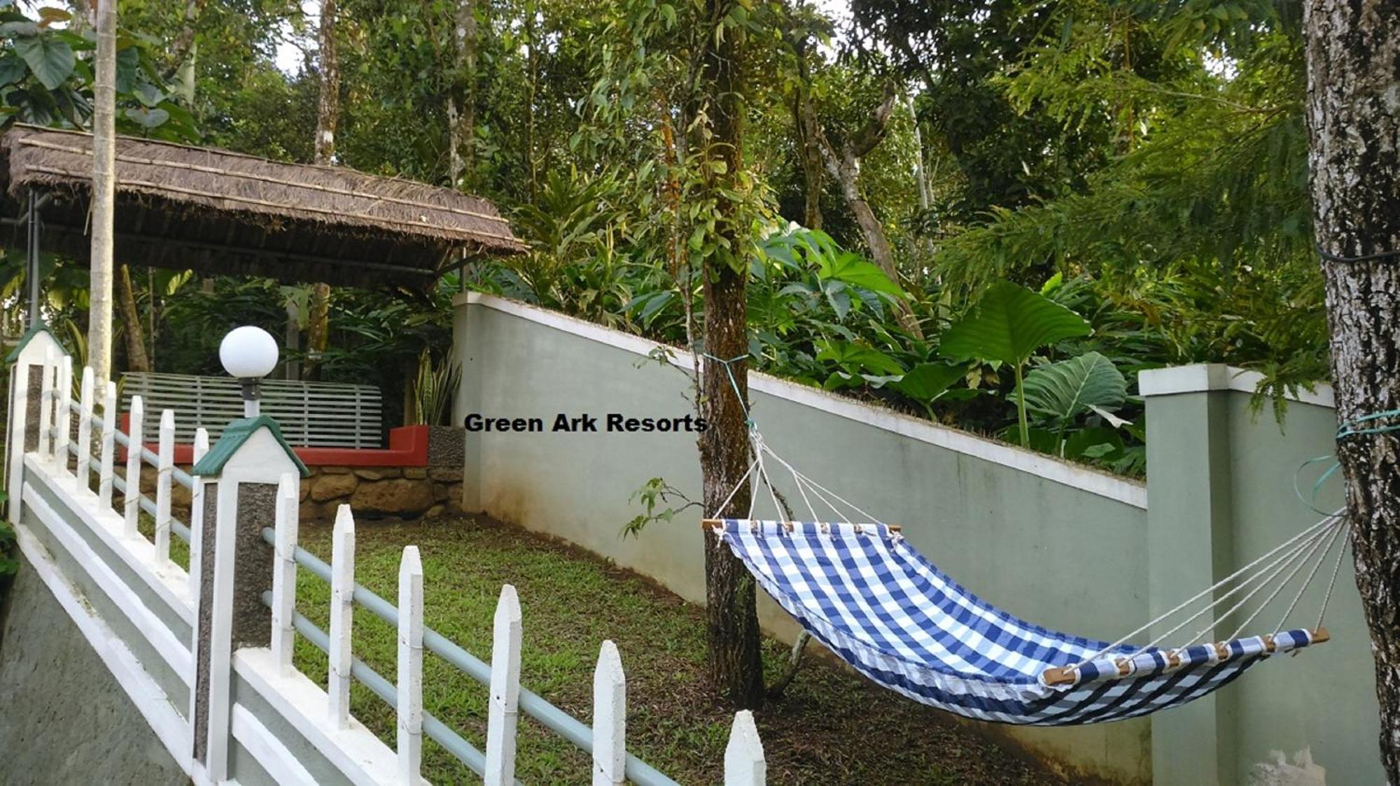 Green Ark Resorts Thekkady Bilik gambar